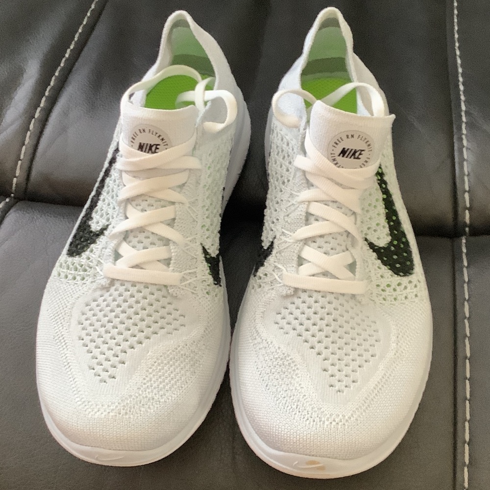 Nike Women's White and Black Sneakers